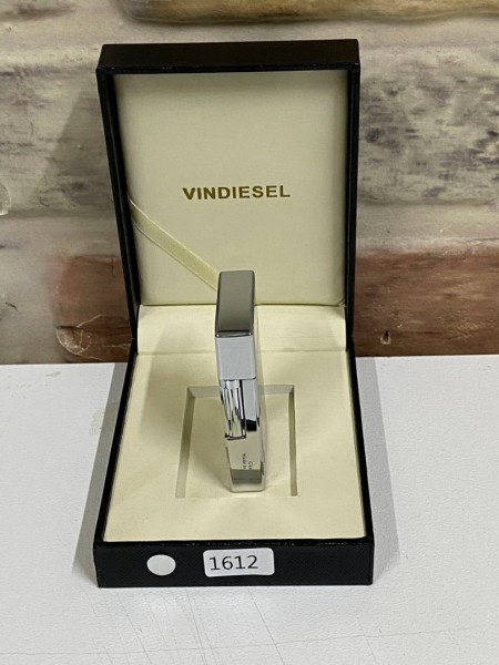 Vindiesel Marka Düz Gri Renk Gaz Göstergeli Gazlı Model Kişiye Özel Çakmak 