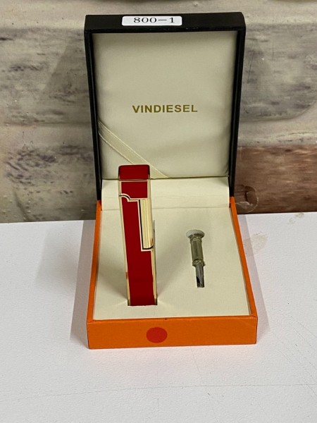 Vindiesel Marka Düz Kımızı Renk Gazlı İnce Model  Kişiye Özel Çakmak 