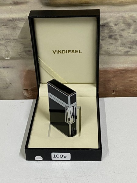 Vindiesel Marka Düz Siyah Gri Renk Gazlı Model Kişiye Özel Çakmak 