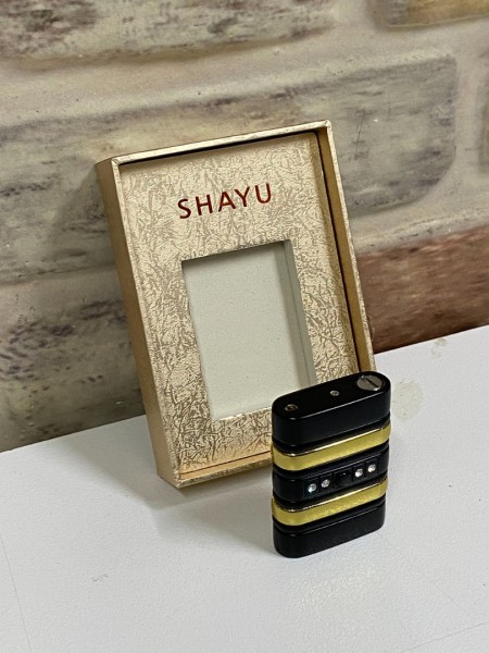 Shayu Marka Siyah Sarı Renk Çizgili Taşlı Gazlı Kişiye Özel Çakmak