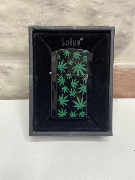 Siyah Yeşil Renk Yaprak Logolu Benzinli