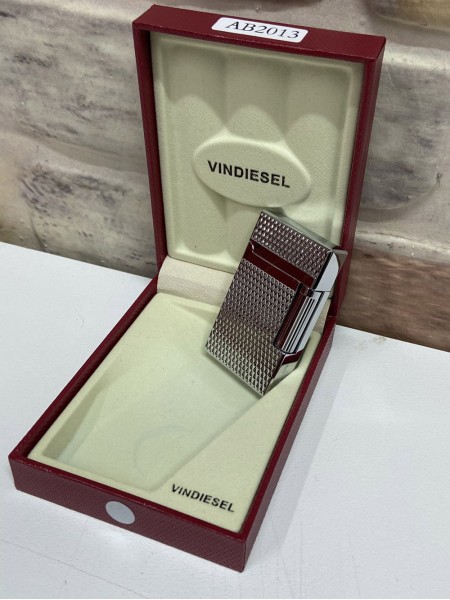 Vindiesel Marka Gümüş Gri Nokta Desenli Model İsme Özel Çakmak