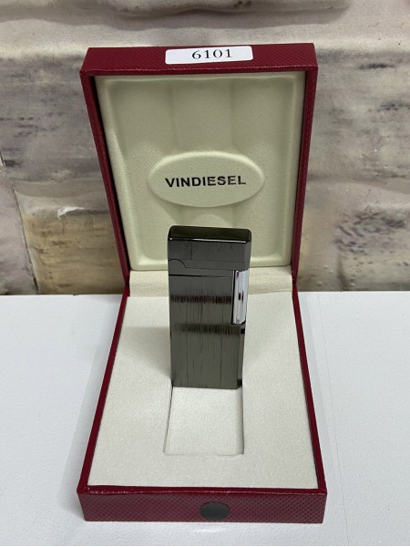 Vindiesel Marka Çizgi Desenli Füme Renk İnce Model İsme Özel Çakmak