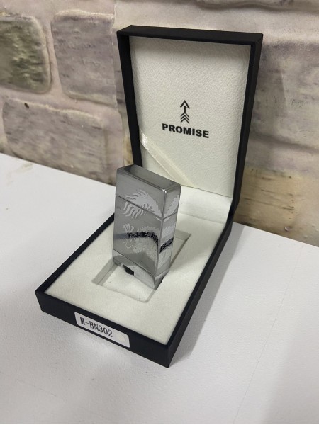 Promise Marka Gümüş Gri Ejderha Desenli İsme Özel Çakmak