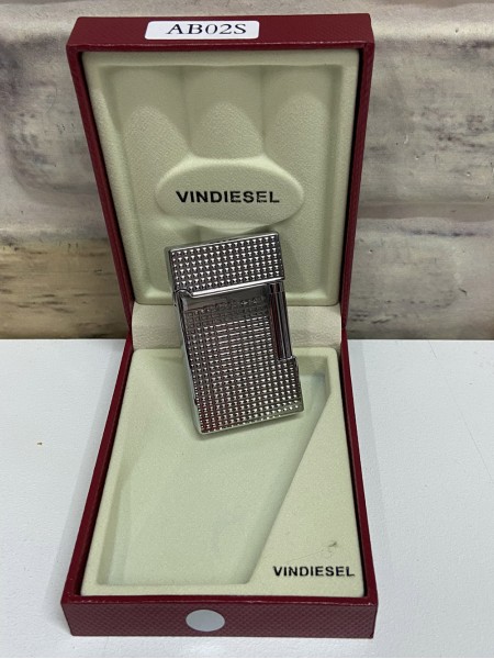 Vindiesel Marka Gri Renk Nokta Desenli İsme Özel Çakmak